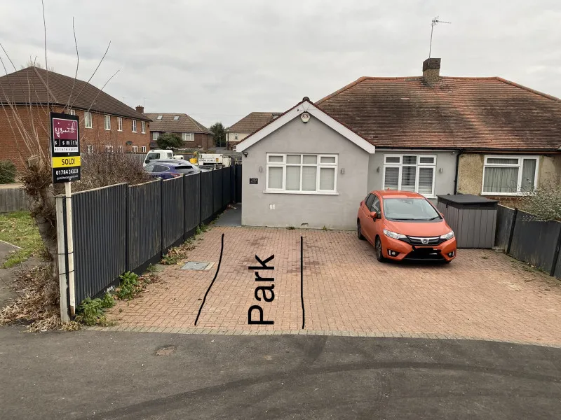 Parking On Kingston Road Tw15