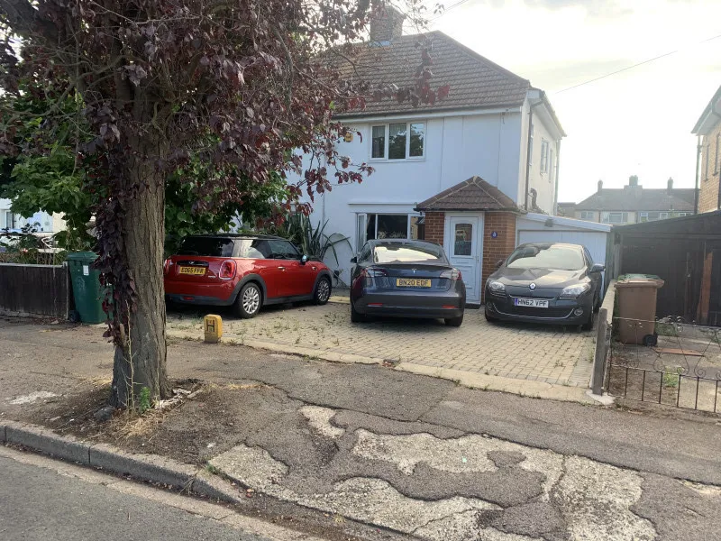 Parking On Orchard Way Tw15