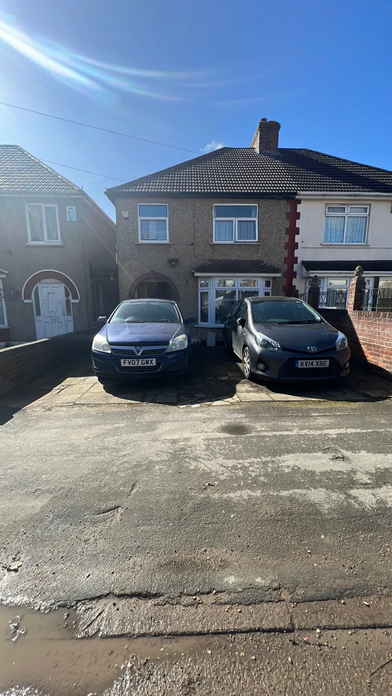 Parking On Nestles Avenue Ub3