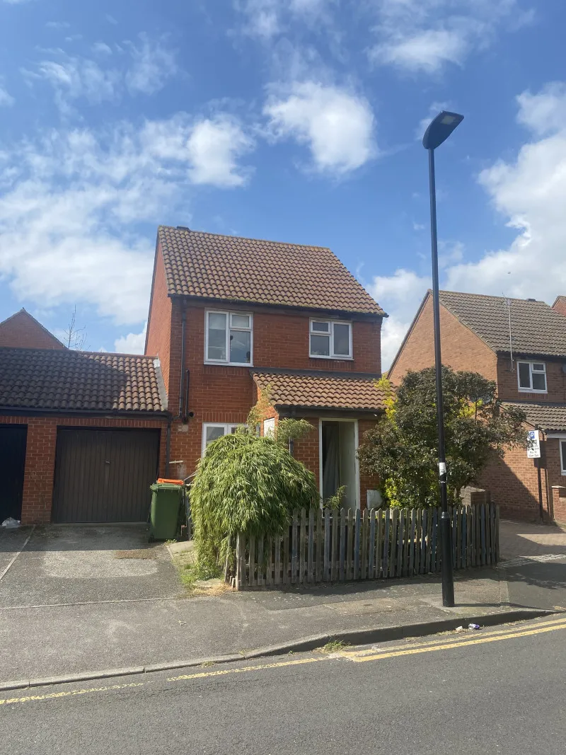 Parking On Linton Gardens E6