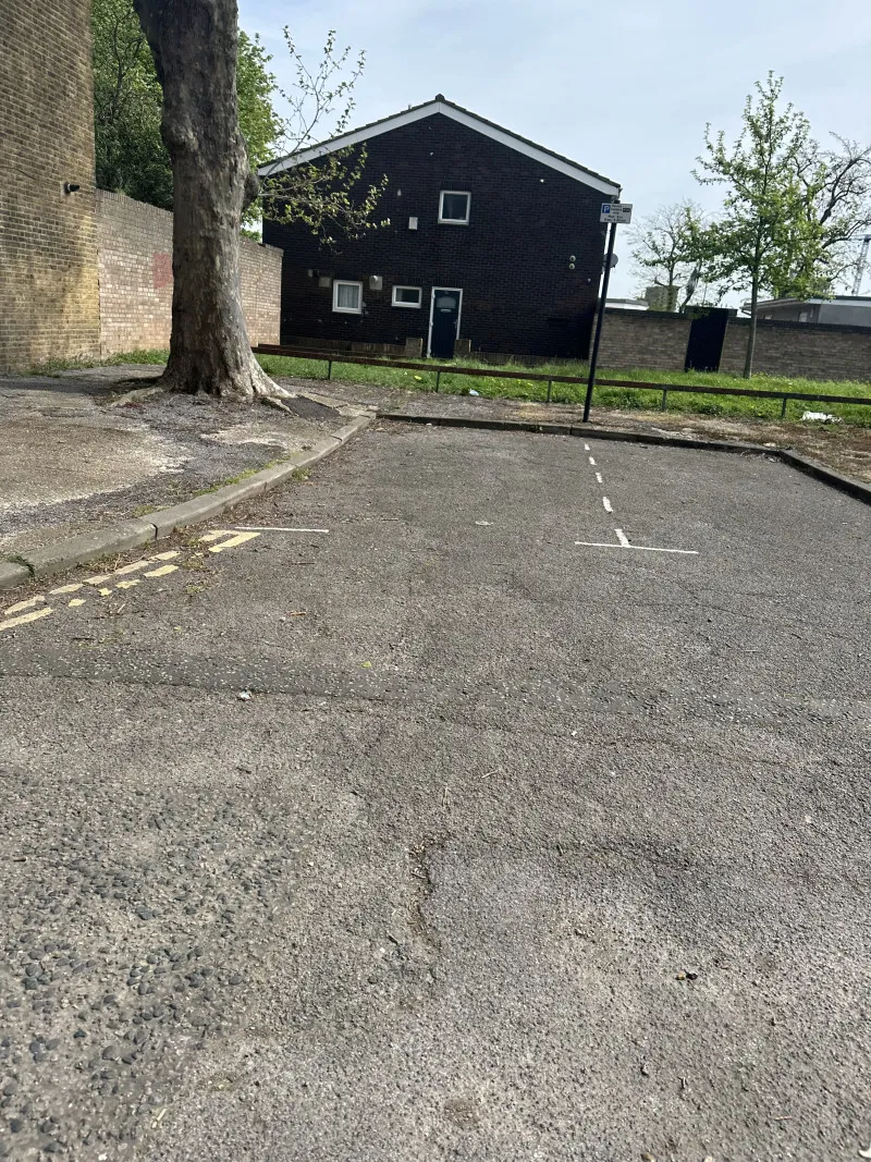 Parking On Leslie Road E16