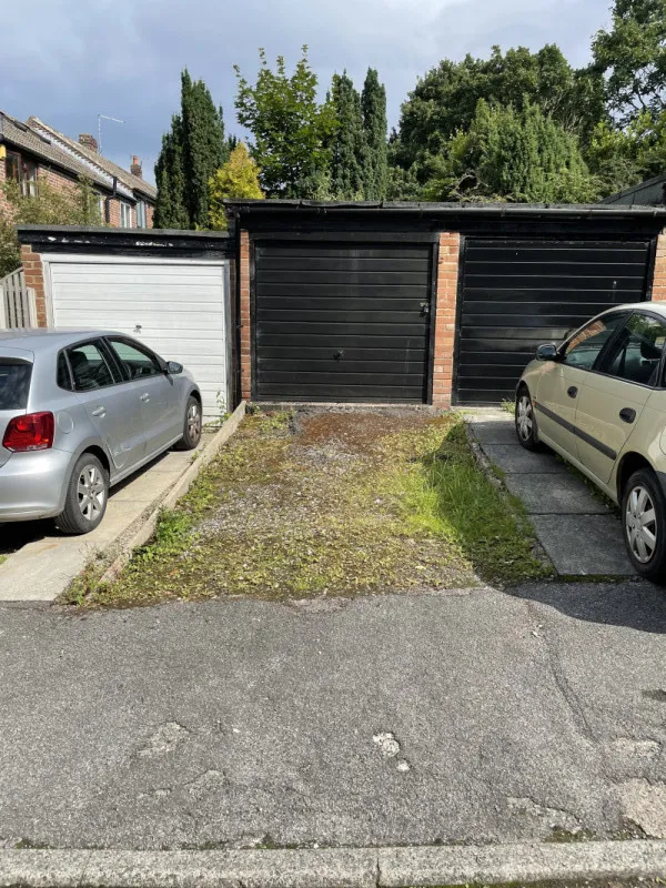 Parking On West View Court Ls19