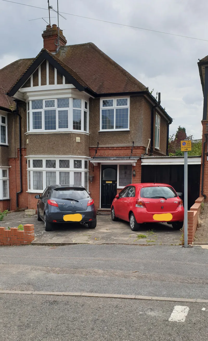 Parking On Cutenhoe Road Lu1