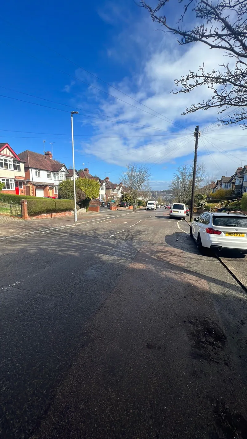 Parking On Cutenhoe Road Lu1